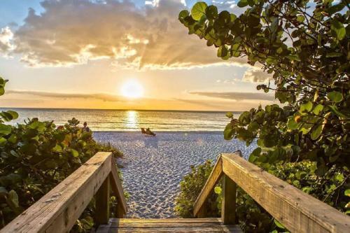 Apartamento Naples Escape Beautiful Unit Close To The Beach!!!