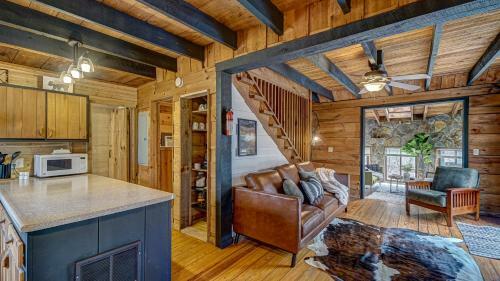 Pioneer Lodge - Cozy Cabin In Blue Ridge