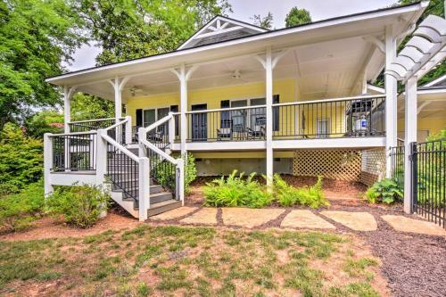 The Dahl House Cottage - Walk To Downtown!