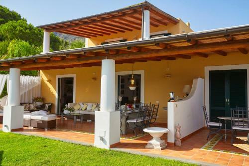 Stunning, Elegant Villa In Lipari With Pool