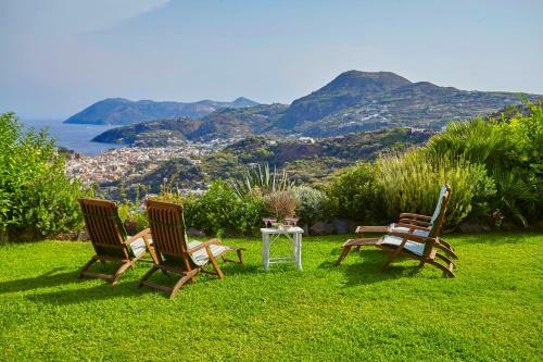 Stunning, Elegant Villa In Lipari With Pool
