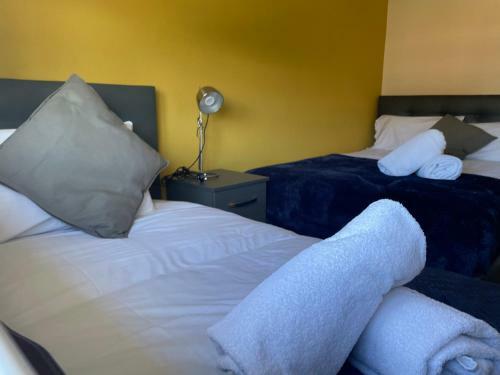 The Cresent Group Stays Free Parking & Wifi