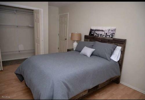 Entire Newly 3-bedroom Remodeled Home. Spacious