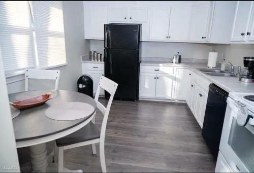 Entire Newly 3-bedroom Remodeled Home. Spacious
