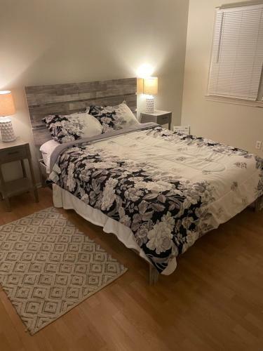 Entire Newly 3-bedroom Remodeled Home. Spacious