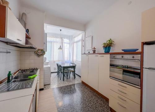 Apartamento Grande Appartamento In Zona Tranquilla