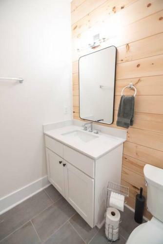 Apartamento Hottub/deck W/ Bar/parking Blueridge@ Main&pine
