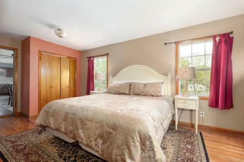Chestnut Hill Retreat-spacious-3 Miles To Downtown