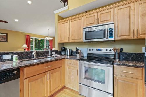 Spacious Mtn Home Close To Slopes Escape Heat