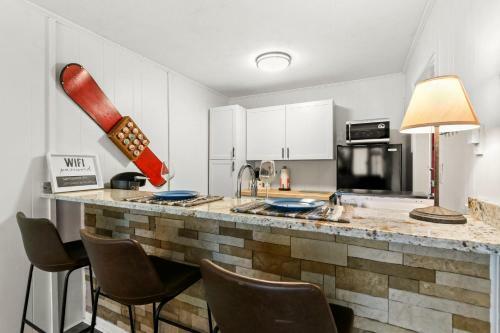 1br 1ba Mountain Holiday Ski Chalet