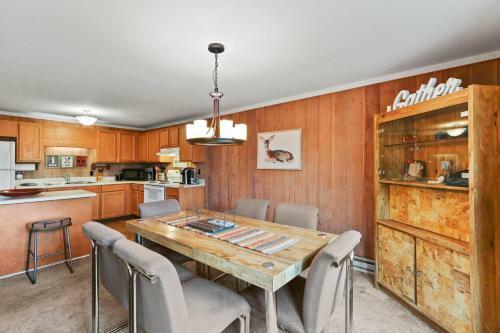 3br 2ba Mountain Condo Sleeps 6 Indoor Pool