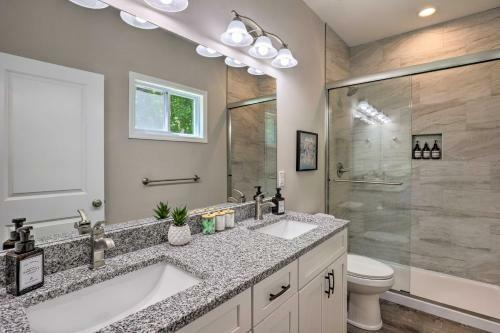 Gorgeous Asheville Home - 6 Mi To Downtown!