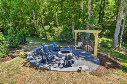 Gorgeous Asheville Home - 6 Mi To Downtown!