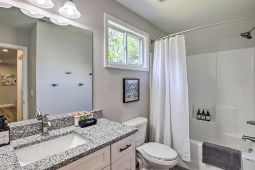 Gorgeous Asheville Home - 6 Mi To Downtown!