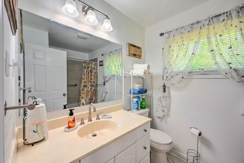 Quaint Greensboro Home Less Than 4 Mi To Downtown!