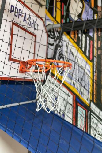 Apartamento Unique Historic Loft, 18ft Ceilings, W/game Room