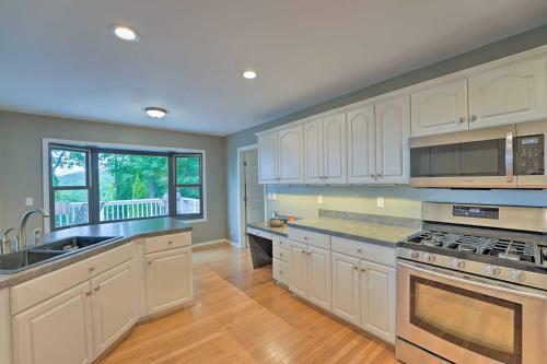 Grand Pisgah Forest Home On Secluded 5 Acres!