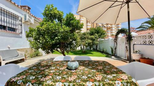 Chalet En Primera L�nea Con 150m2 De Jard�n Privado