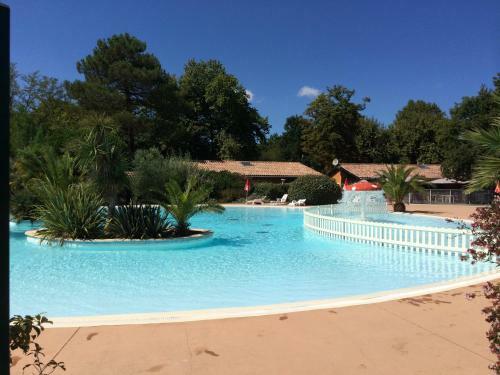 Chalet 151 Pr�s D'arcachon Dans Domaine De Loisirs