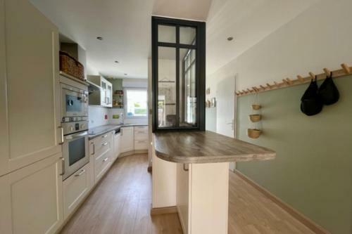 Sublime House With Garden In La Rochelle!