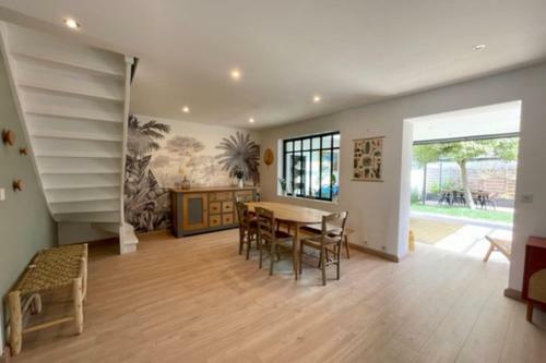 Sublime House With Garden In La Rochelle!