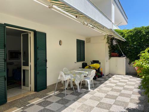 Casa Vacanza Con Giardino,torre Dell'orso,salento