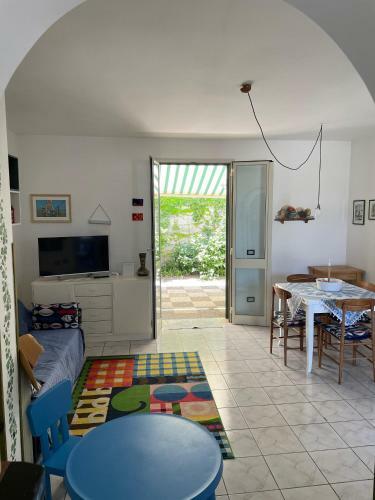 Casa Vacanza Con Giardino,torre Dell'orso,salento