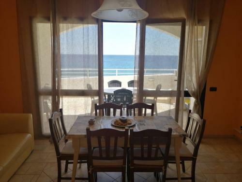 Attico Con Terrazza Fronte Mare