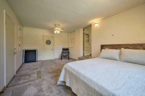 Charming Clayton Home About 4 Mi To Sardis Lake!