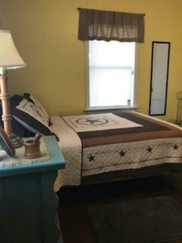 4 Bed Cowboy Home1 Mi Fort Sill- Weekly Rates!