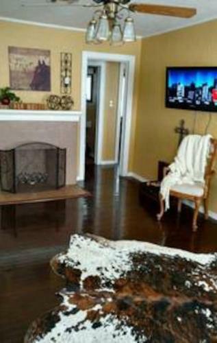 4 Bed Cozy Cowboy Home-weekly Rates! 2 Mi To Post