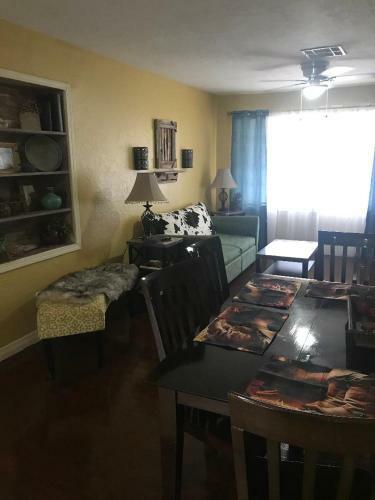 4 Plus Bed Home-groceries At Corner-ez 1 Mile To Post!