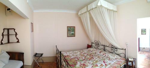 Castello Sannazzaro B&B