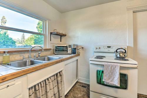 Cozy Grants Pass Home, Walk To Riverside Park