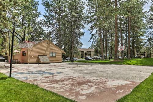 Apartamento Quaint Bend Condo With Pool And Hot Tub Access!