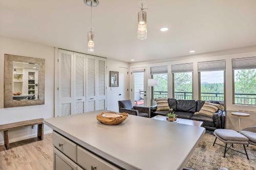 Apartamento Quaint Bend Condo With Pool And Hot Tub Access!