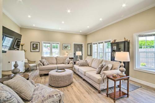 Renovated North Bend Cottage Near Eateries!