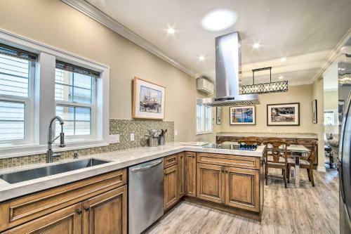 Renovated North Bend Cottage Near Eateries!