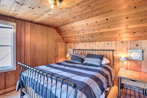 Charming Seaside Abode, Half-mile To Beach!