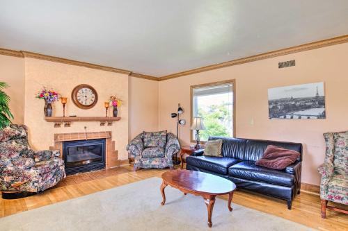 Charming Seaside Abode, Half-mile To Beach!