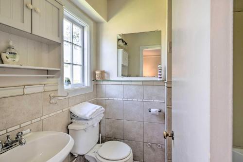 Charming Seaside Abode, Half-mile To Beach!