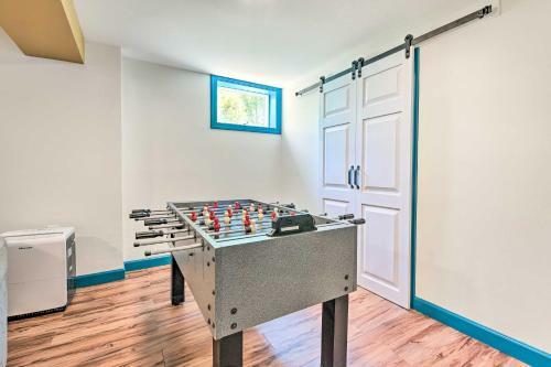East Stroudsburg Home With Decks And Private Pond