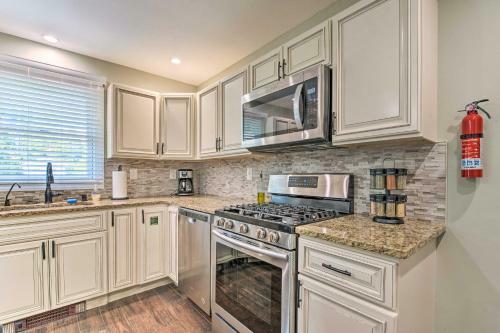 East Stroudsburg Home With Decks And Private Pond