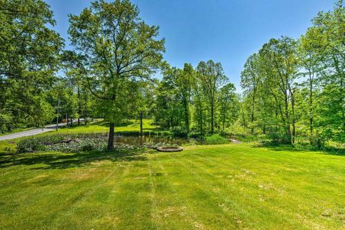 East Stroudsburg Home With Decks And Private Pond