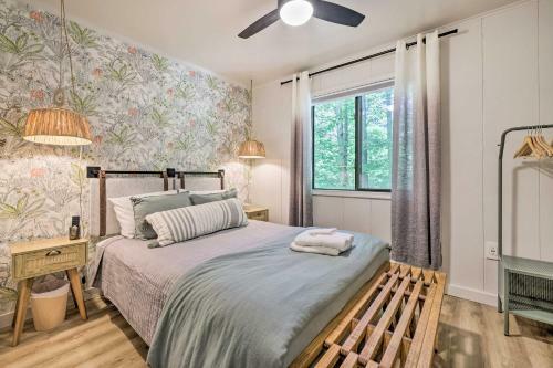 Sweetfern Cabin Retreat Deck And Lake Access