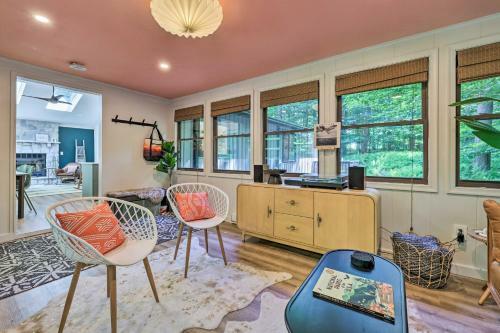 Sweetfern Cabin Retreat Deck And Lake Access