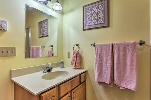 Cozy Lake Ariel Home With Community Amenities!