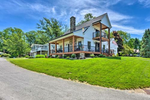 Charming Lake Erie Getaway Walk To Beach!