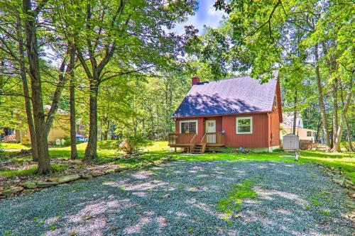 Pocono Summit Home About 3 Mi To Stillwater Lake!