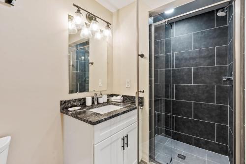 Modern Upscale 2br Apartment In Carson By Stay Gia